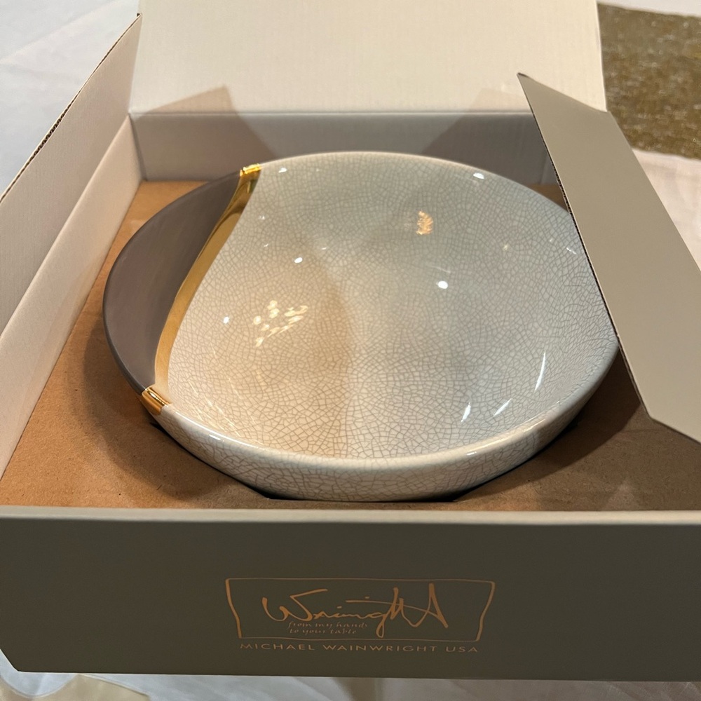 Michael Wainwright medium bowl brand new in original box